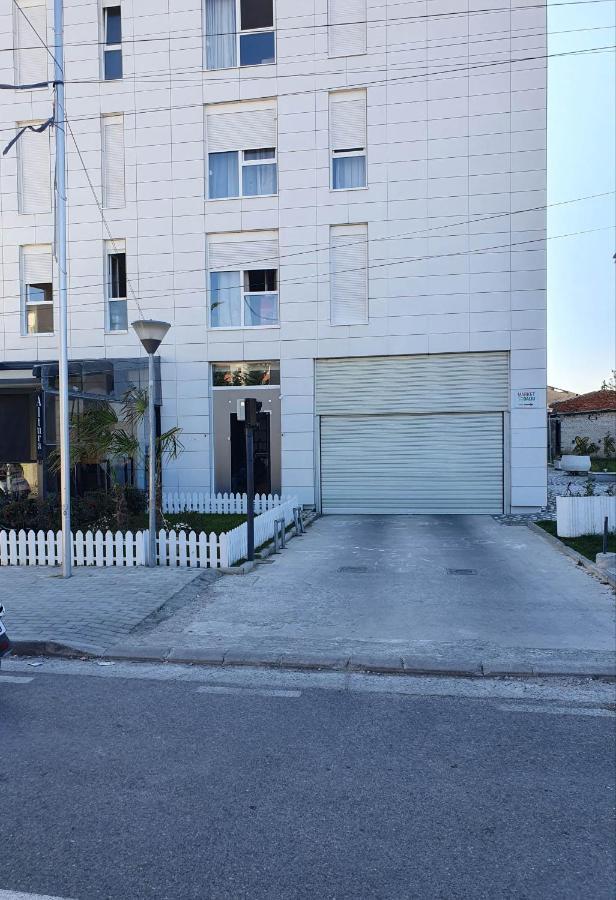Rovena'S Apartment - Free Parking Tiranë Luaran gambar