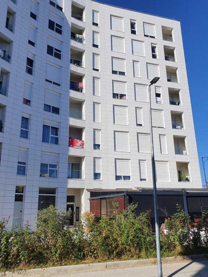 Rovena'S Apartment - Free Parking Tiranë Luaran gambar